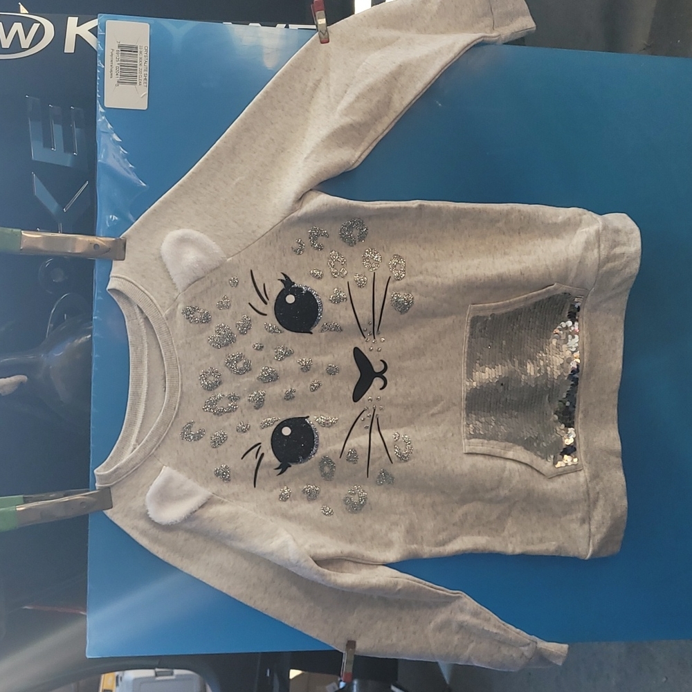 Super cute sweater